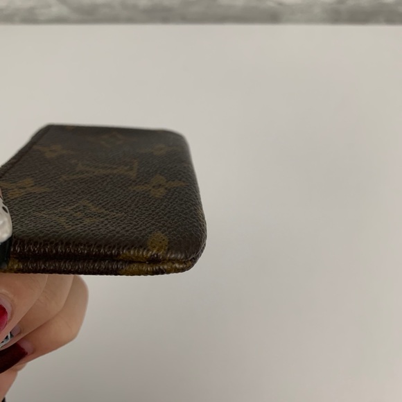 ❗️SOLD LOCALLY Louis Vuitton Key Pouch - Picture 8 of 13